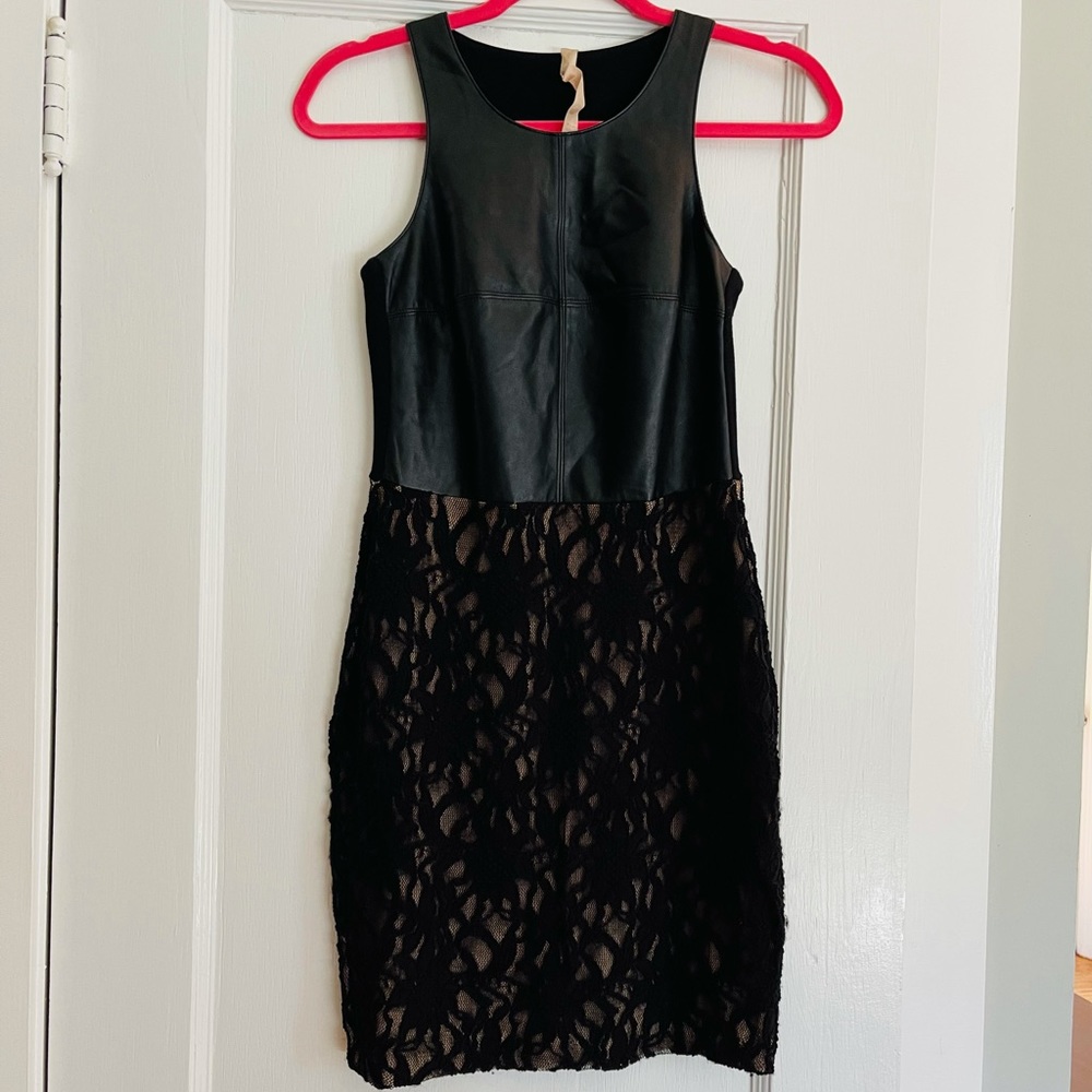 Stunning and flattering Bailey 44 combo dress